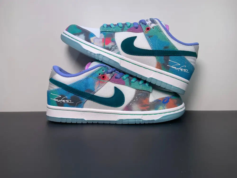 Nike x Futura Laboratories SB Dunk Low ‘Bleached Aqua’ 