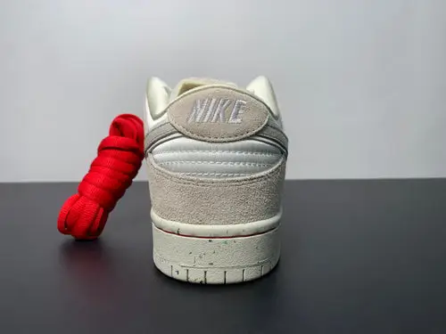 Nike SB Dunk Low Premium “Valentine’s Day” 