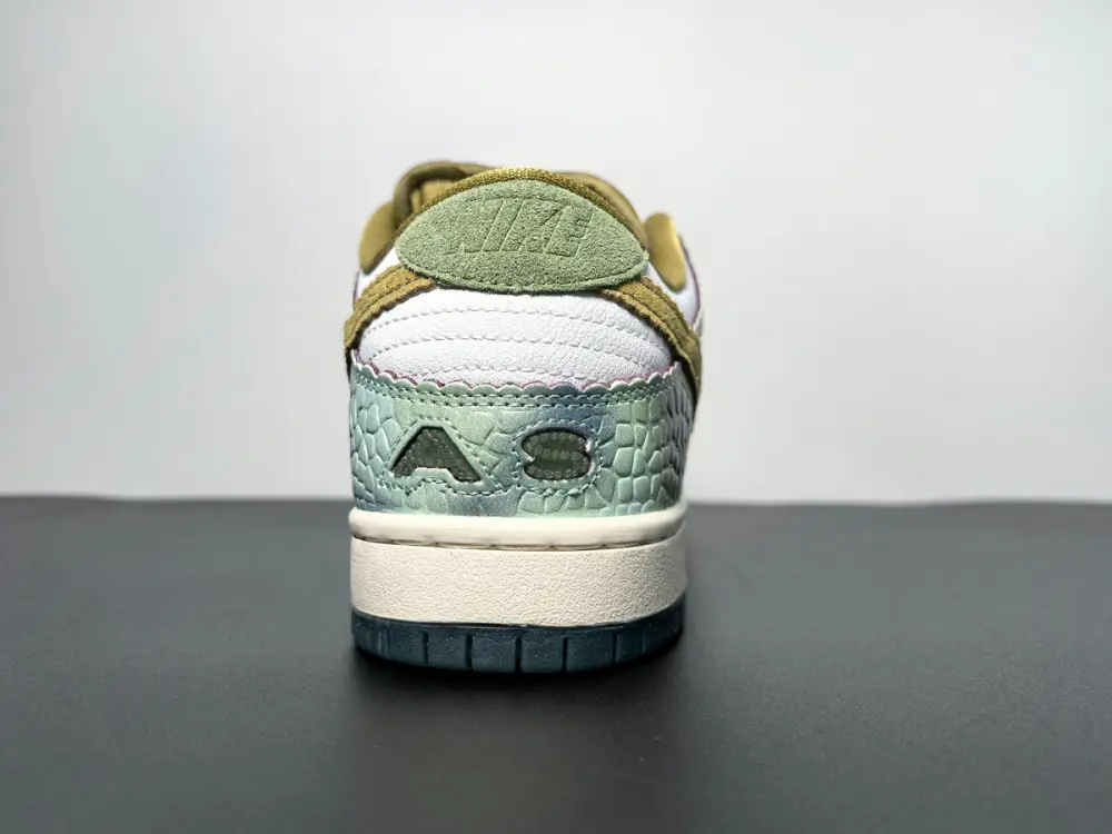 Alexis Sablone x Dunk Low SB 'Chameleon' 