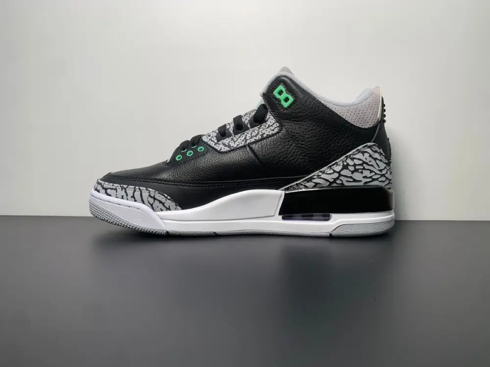 Air Jordan 3 Retro Green Glow CT8532-031 