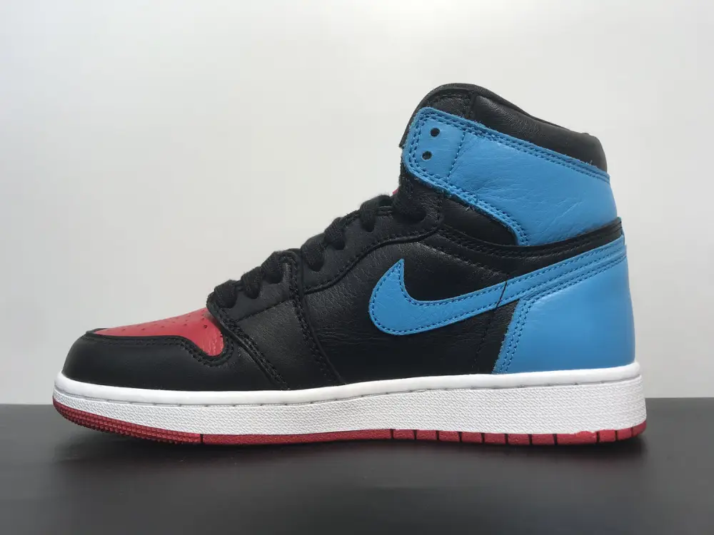Air Jordan 1 WMNS UNC TO CHICAGO 
