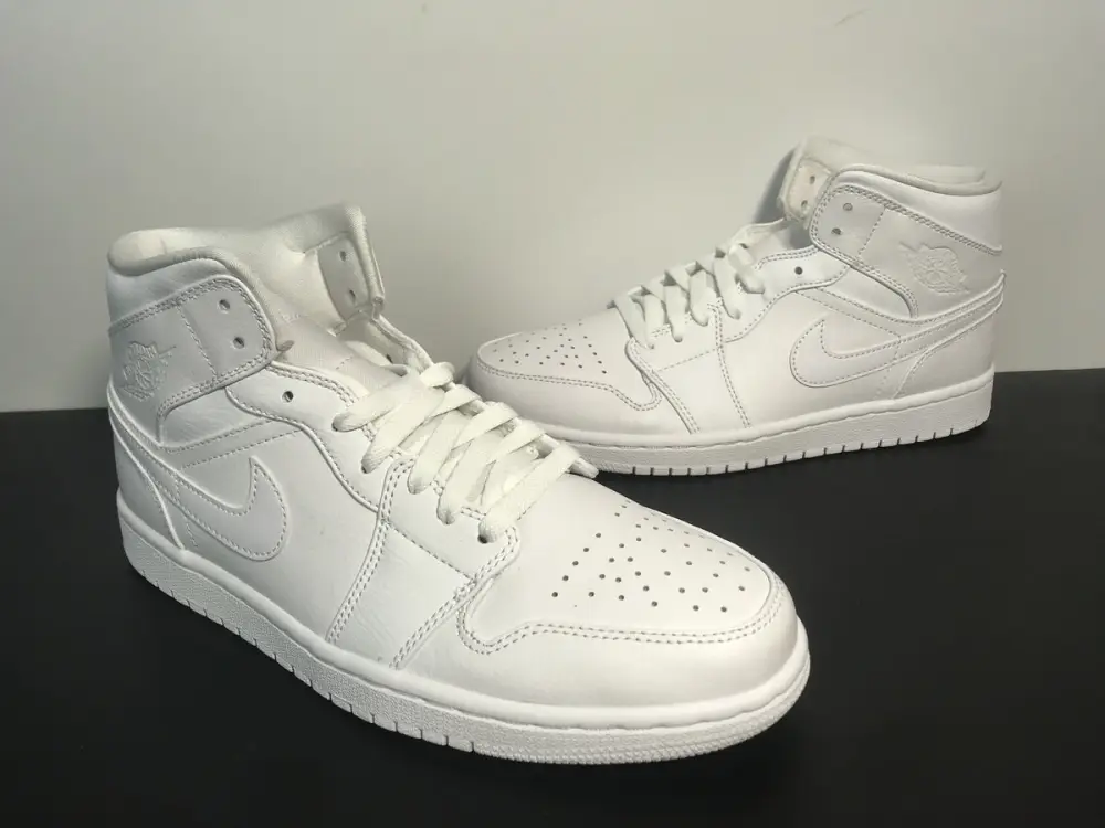 Air Jordan 1 Mid Triple White 