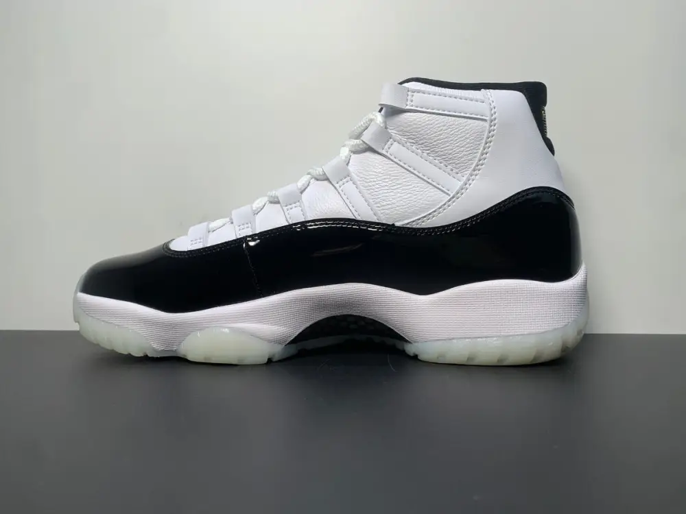 Air JORDAN 11 RETRO Defining Moments DMP Gratitude CT8012-170 