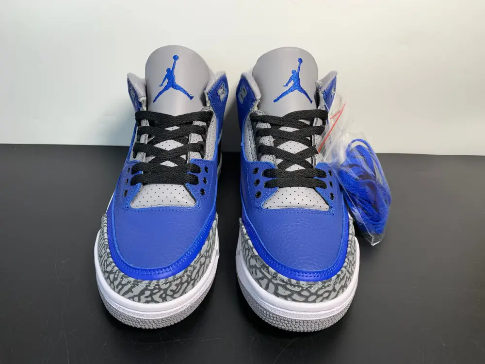 Air Jordan 3 “Varsity Royal” CT8532-400 