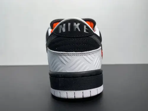 TIGHTBOOTH x Dunk Low SB FD2629-100 