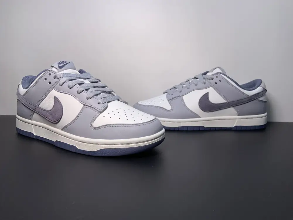 Nike Dunk Low Light Carbon 