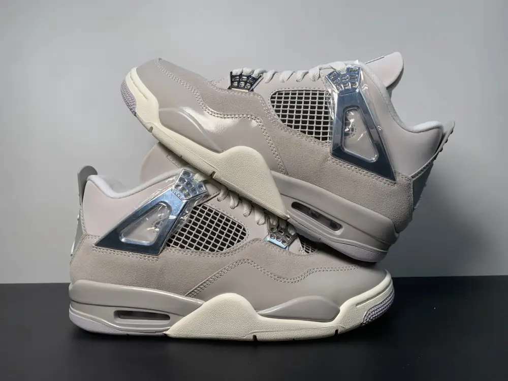 Air Jordan 4 Frozen Moments AQ9129-001 