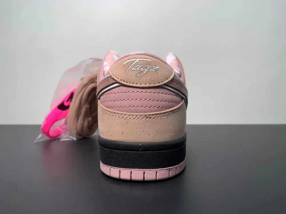 CONCEPTS × Nike Dunk SB Low Pink Lobster 