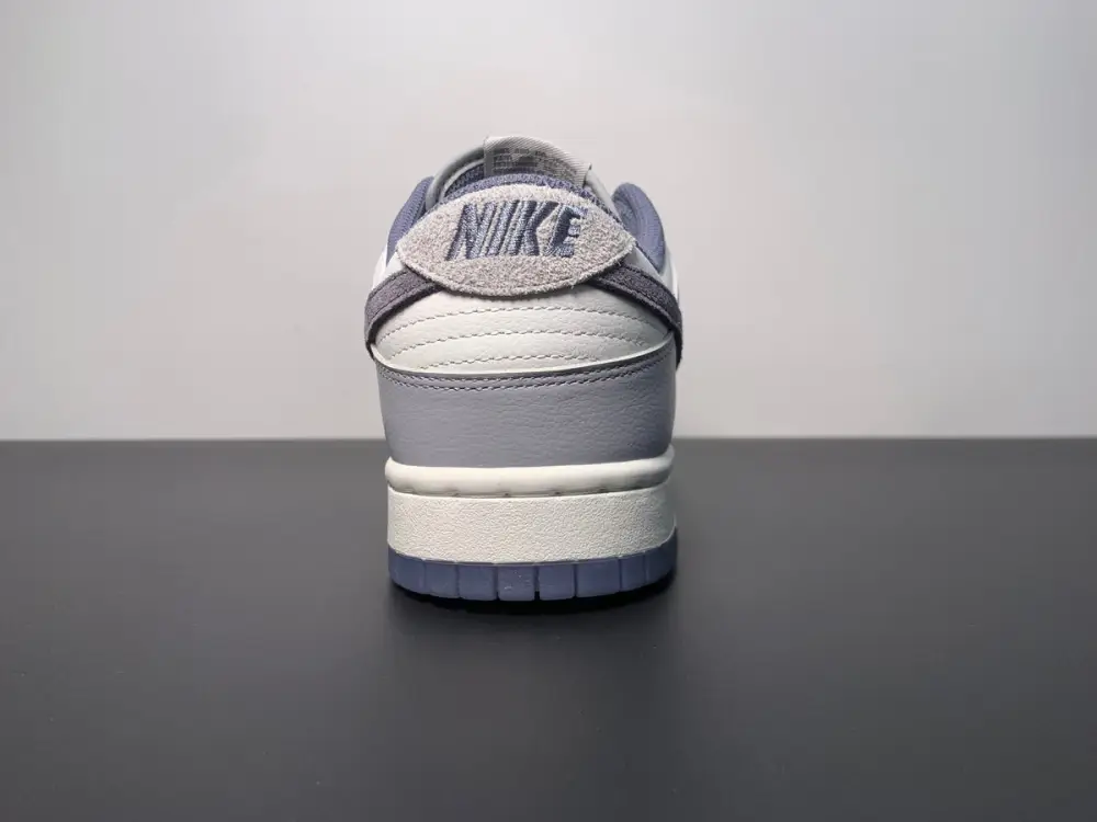 Nike Dunk Low Light Carbon 