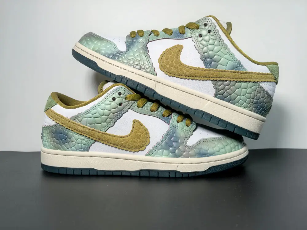 Alexis Sablone x Dunk Low SB 'Chameleon' 