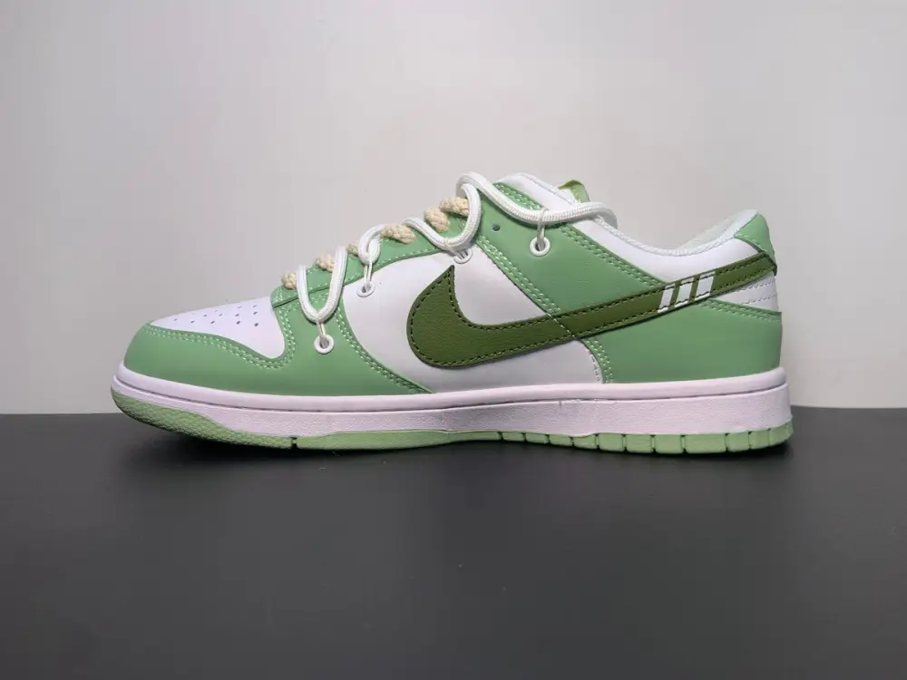 NIKE SB Dunk Low ”Honeydew” 