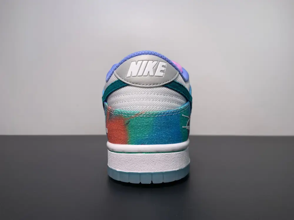 Nike x Futura Laboratories SB Dunk Low ‘Bleached Aqua’ 