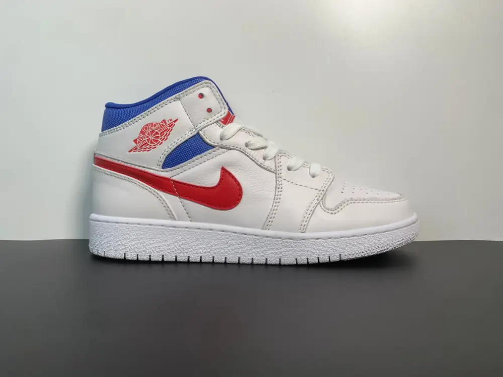 Air Jordan 1 Mid “University Red” 