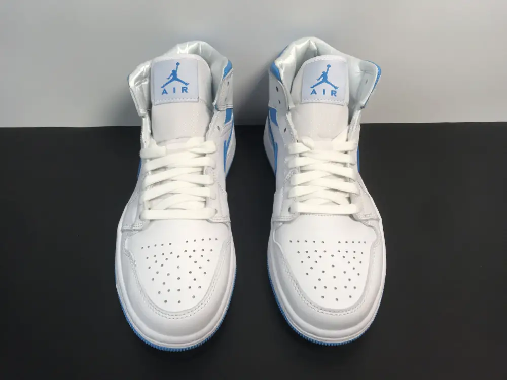 Air Jordan 1 Mid UNC 