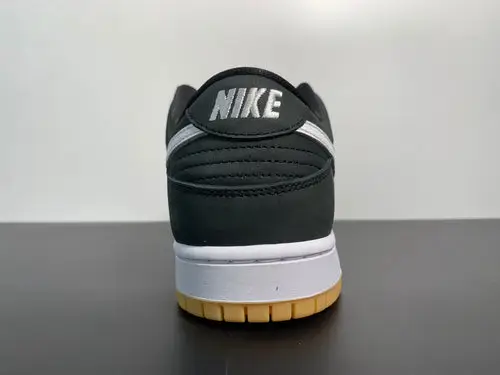 Nike Dunk Low SB 'Black Gum'‘ CD2563-101 