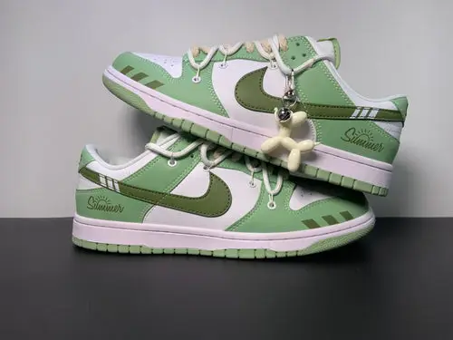 NIKE SB Dunk Low ”Honeydew” 