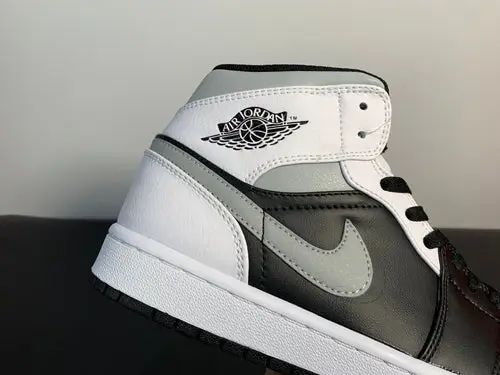 Air Jordan 1 Mid White Shadow 