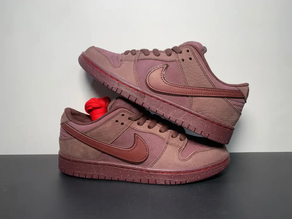 Nike SB Dunk Valentine’s Day 