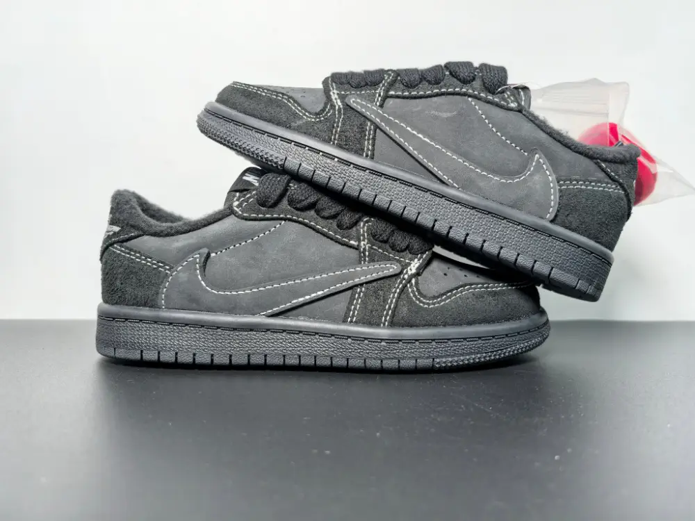 Air Jordan 1 Low OG SP x Travis Scott ‘Black Phantom’ 