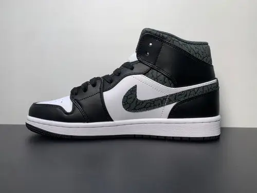 Air Jordan 1 Mid SE「Panda Elephant」 