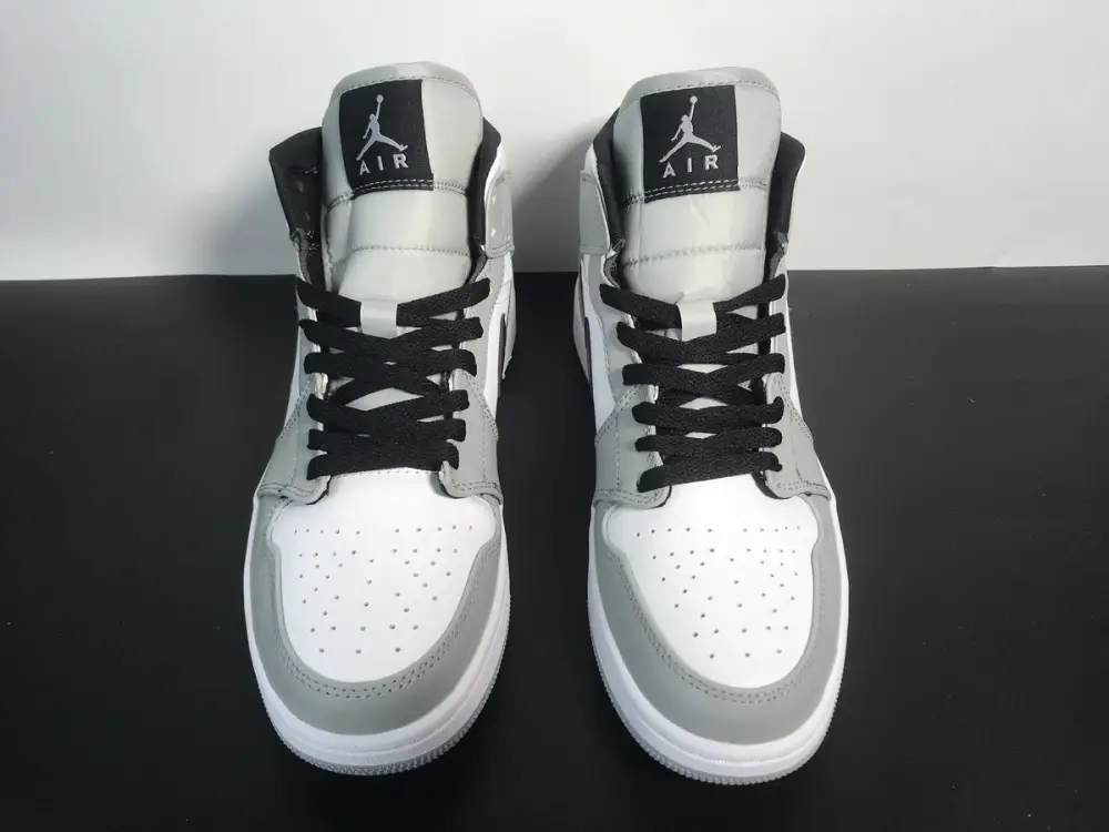 Air Jordan 1 Retro Mid ”Light Smoke Grey” 554724-092 