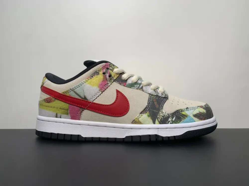 NIke SB Dunk Low Paris 