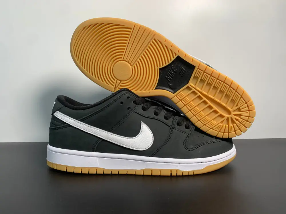 Nike Dunk Low SB 'Black Gum'‘ CD2563-101 