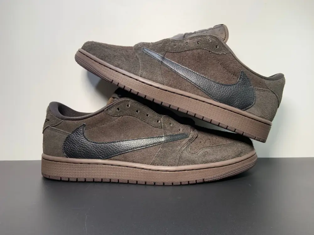 Air Jordan 1 Retro Low OG SP x Travis Scott ‘Velvet Brown’ DM7866-202 