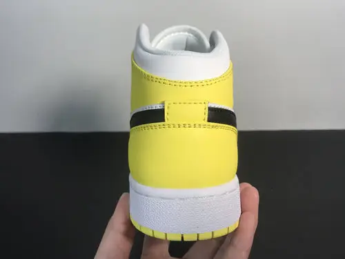 Air Jordan 1 Mid SE GS Dynamic Yellow Rose Patch AV5174-700 