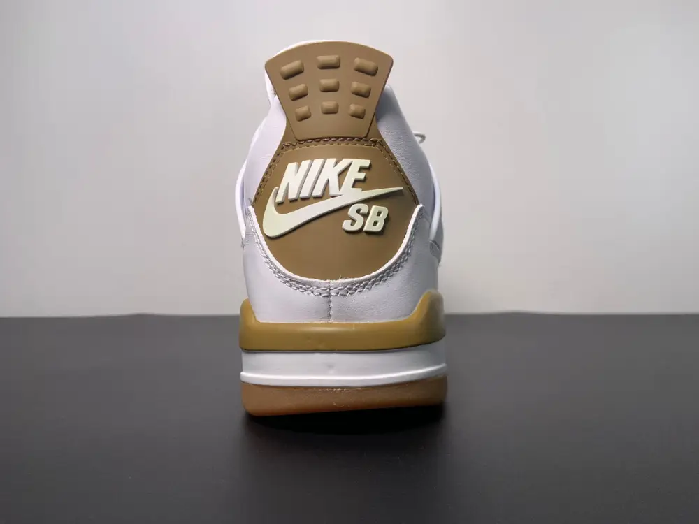 Nike SB x Jordan Air Jordan 4 Sapphire 