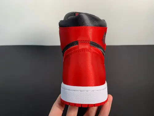 Air Jordan 1 High OG WMNS “Satin Bred” FD4810-061 