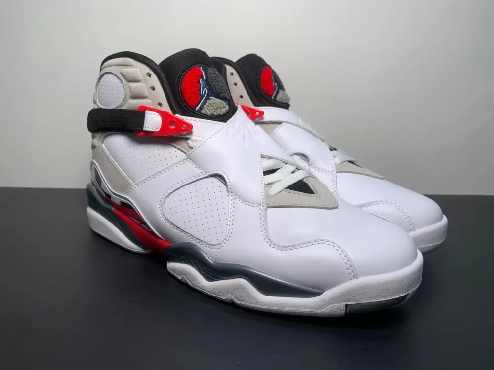 Air Jordan 8 Retro Bugs Bunny 