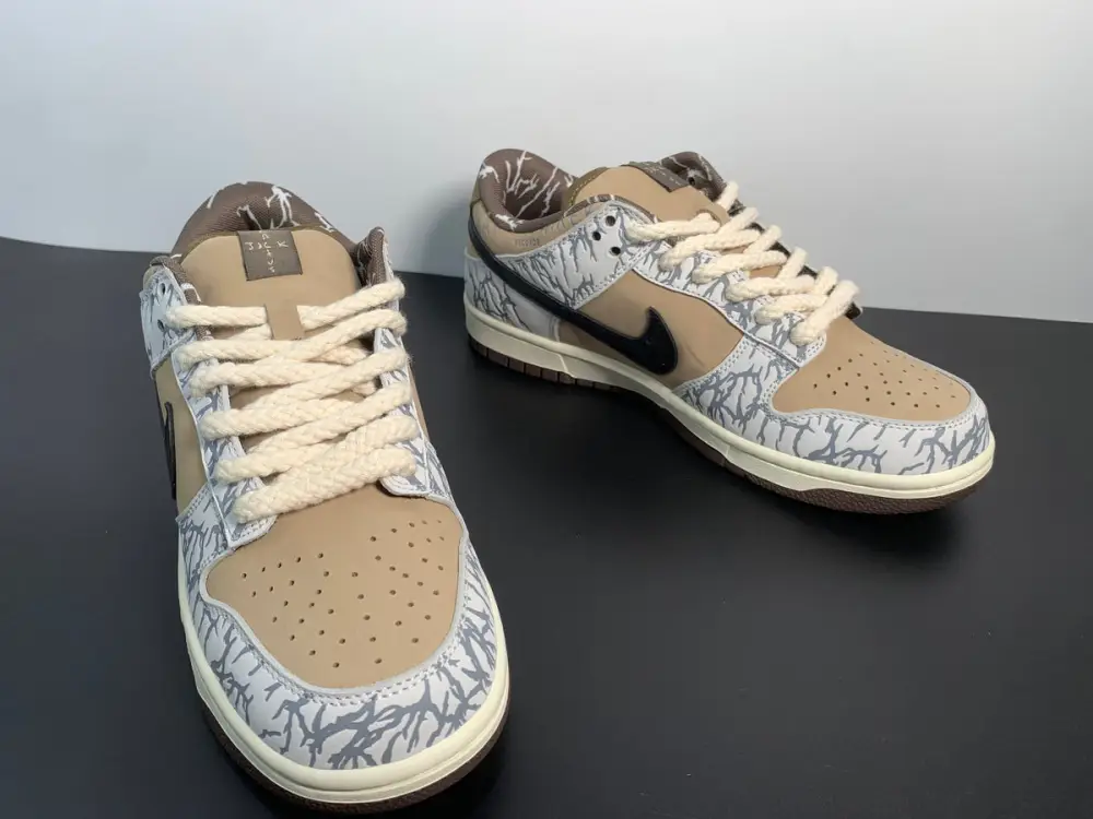 Nike SB Dunk Low ✖️Travis Scott Grey White Cashew Fruit CT5053-010 