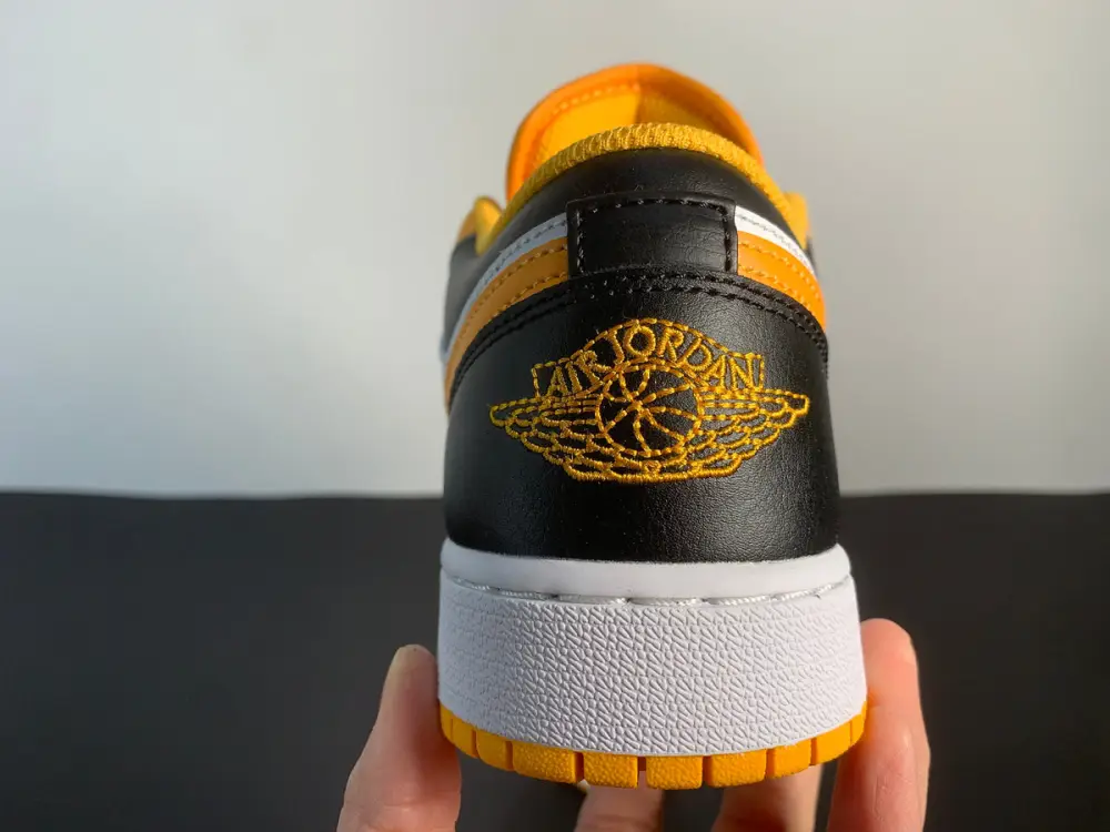 Air Jordan 1 Low University Gold 