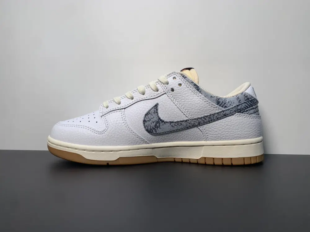 Nike Dunk Low “Washed Denim” FN6881-100 