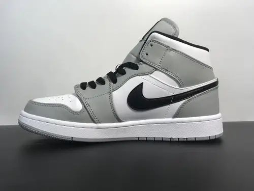 Air Jordan 1 Retro Mid ”Light Smoke Grey” 554724-092 