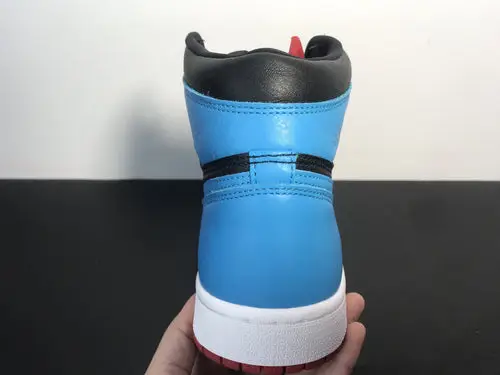 Air Jordan 1 WMNS UNC TO CHICAGO 