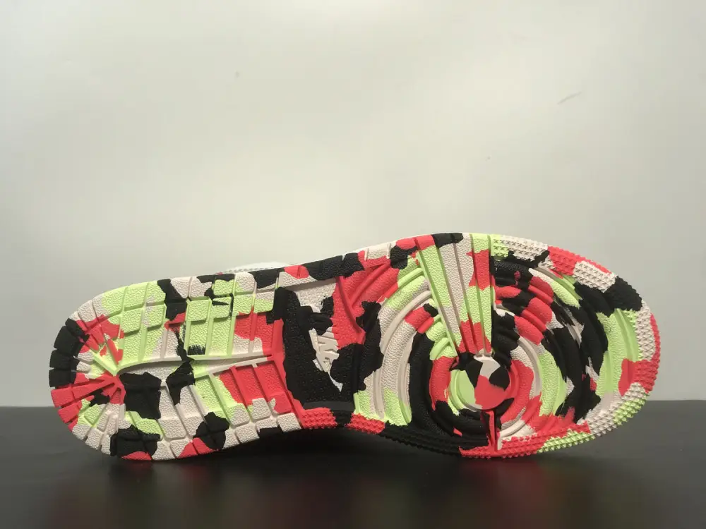NIKE Air Jordan 1 Low Glow-In-The-Dark 
