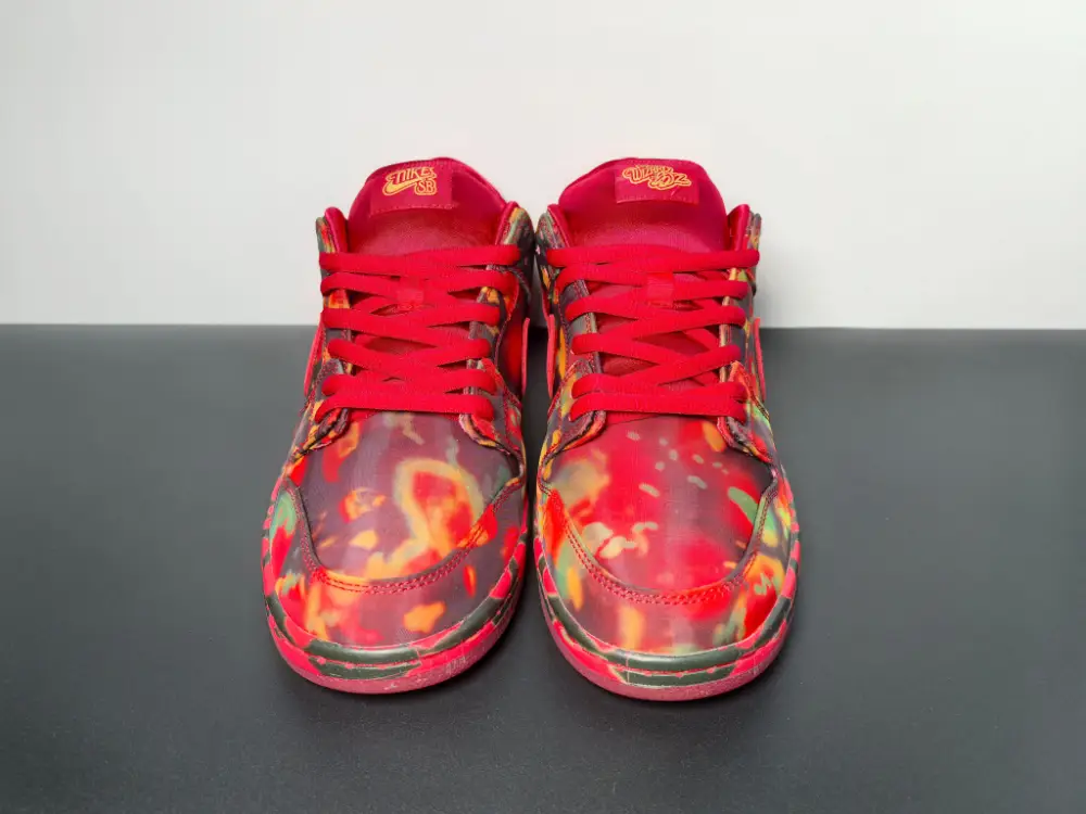 The Wizard of Oz X Nike SB Dunk Low“Ruby Slipper” 