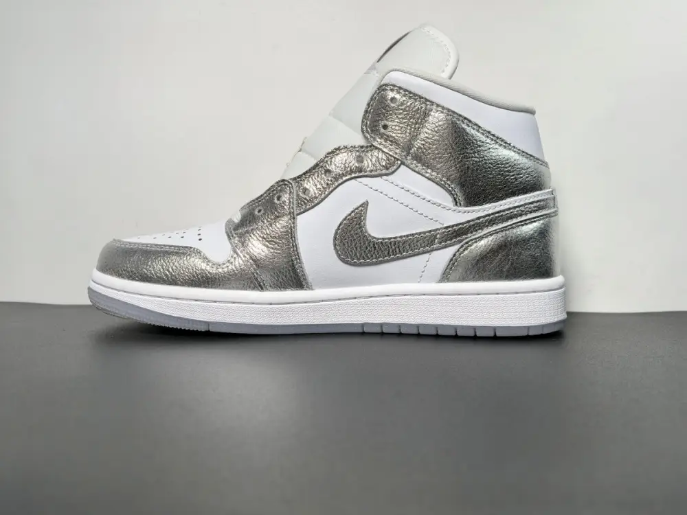 Air Jordan 1 Mid “Metallic Silver” FN5031-100 