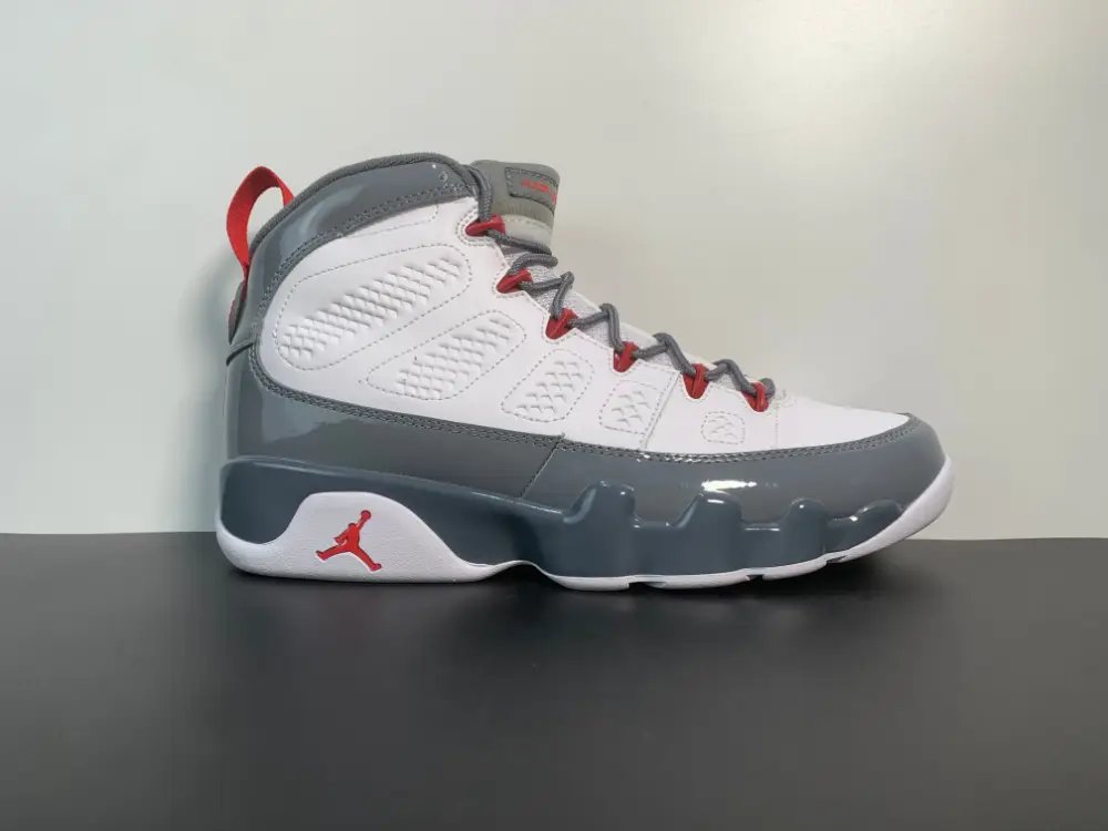 Air Jordan 9“Fire Red” 