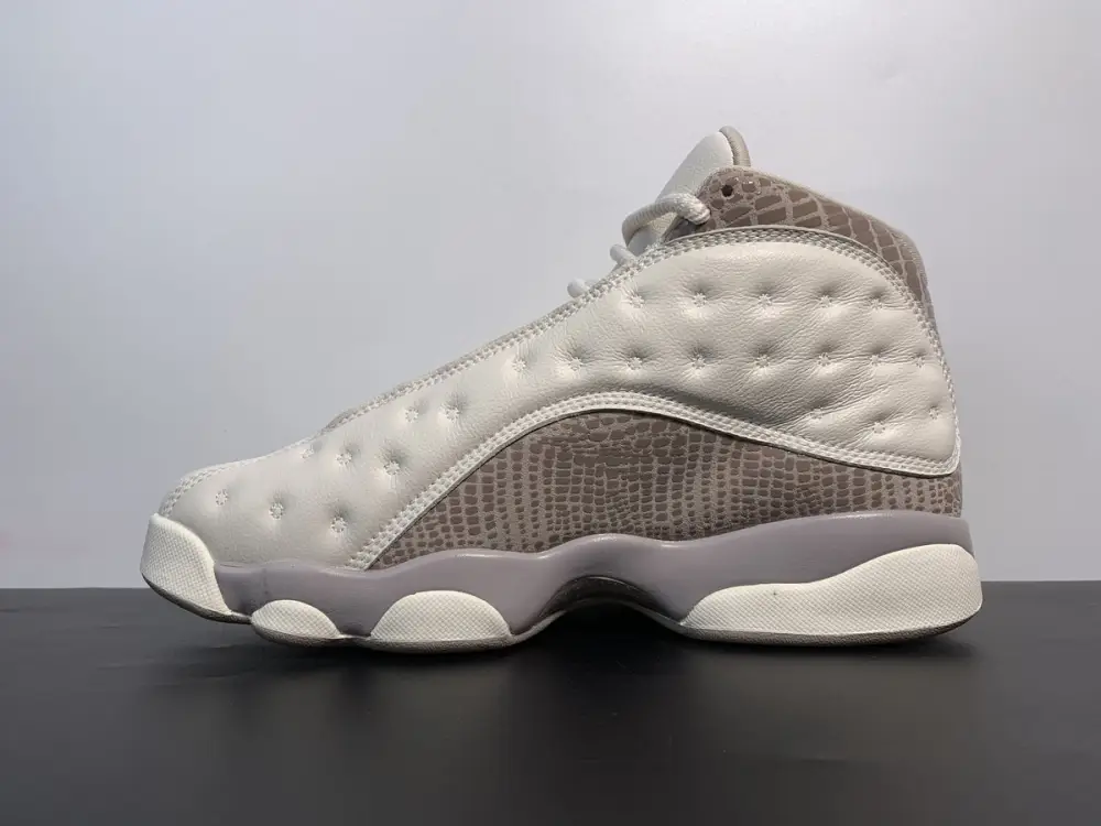 Wmns Air Jordan 13 Retro 'Phantom' 