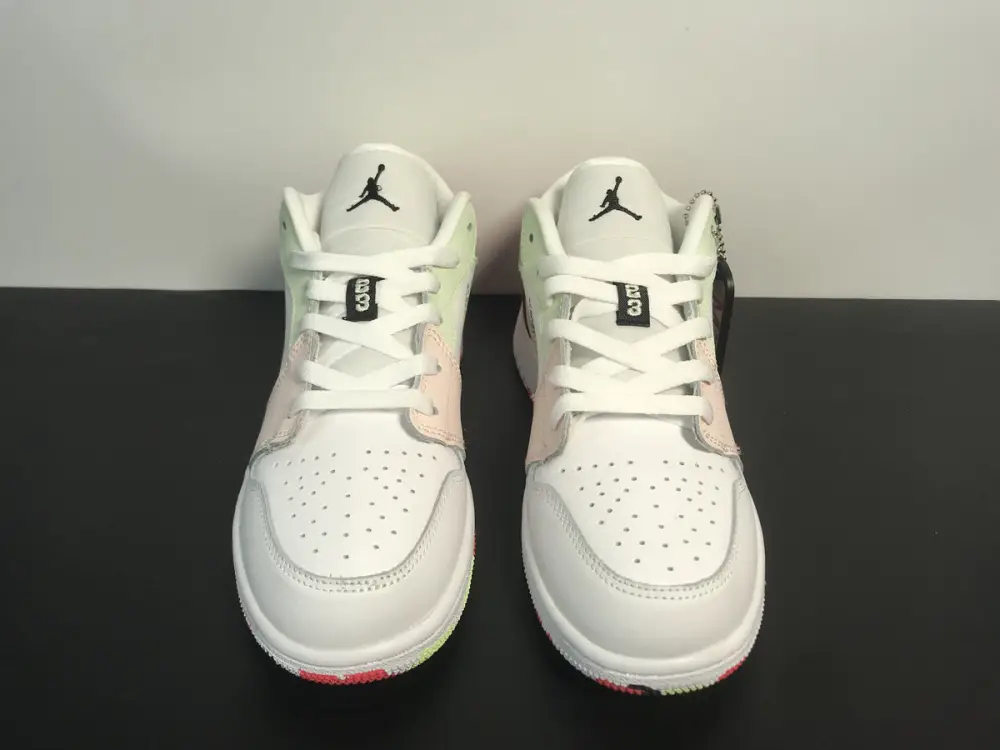 NIKE Air Jordan 1 Low Glow-In-The-Dark 