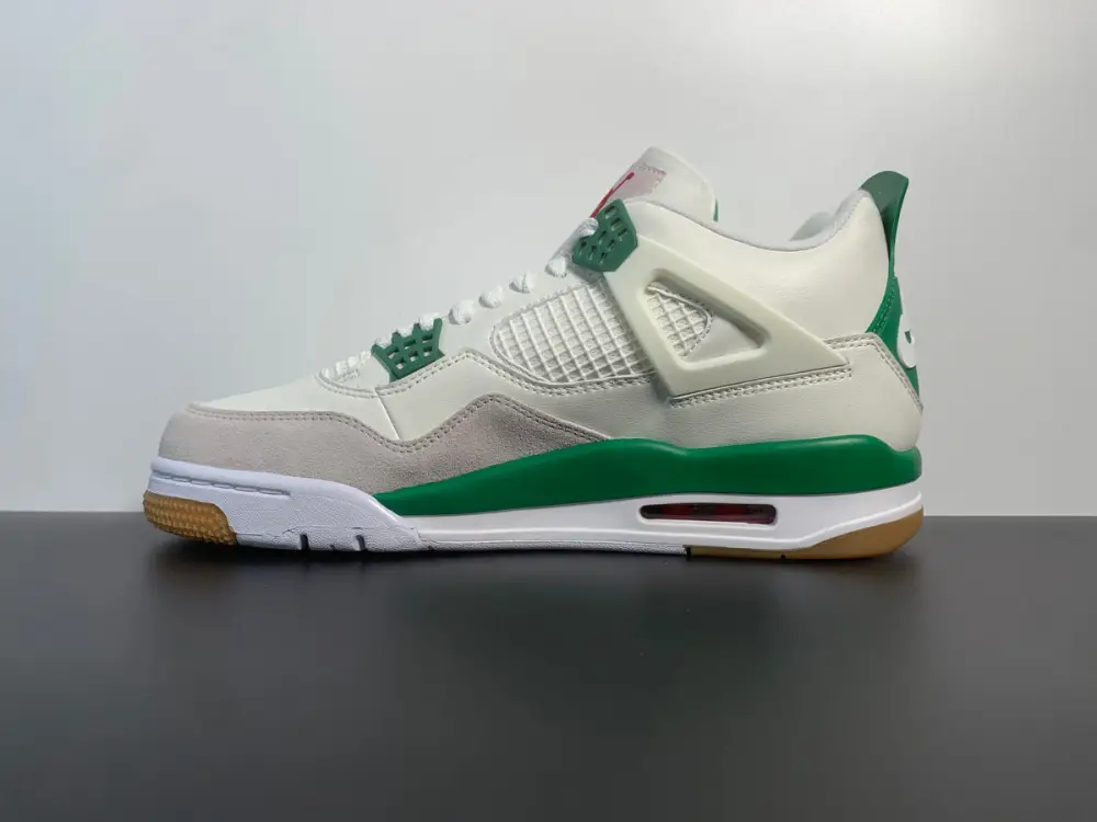 Nike SB x Air Jordan 4 “Pine Green” DR5415-103 
