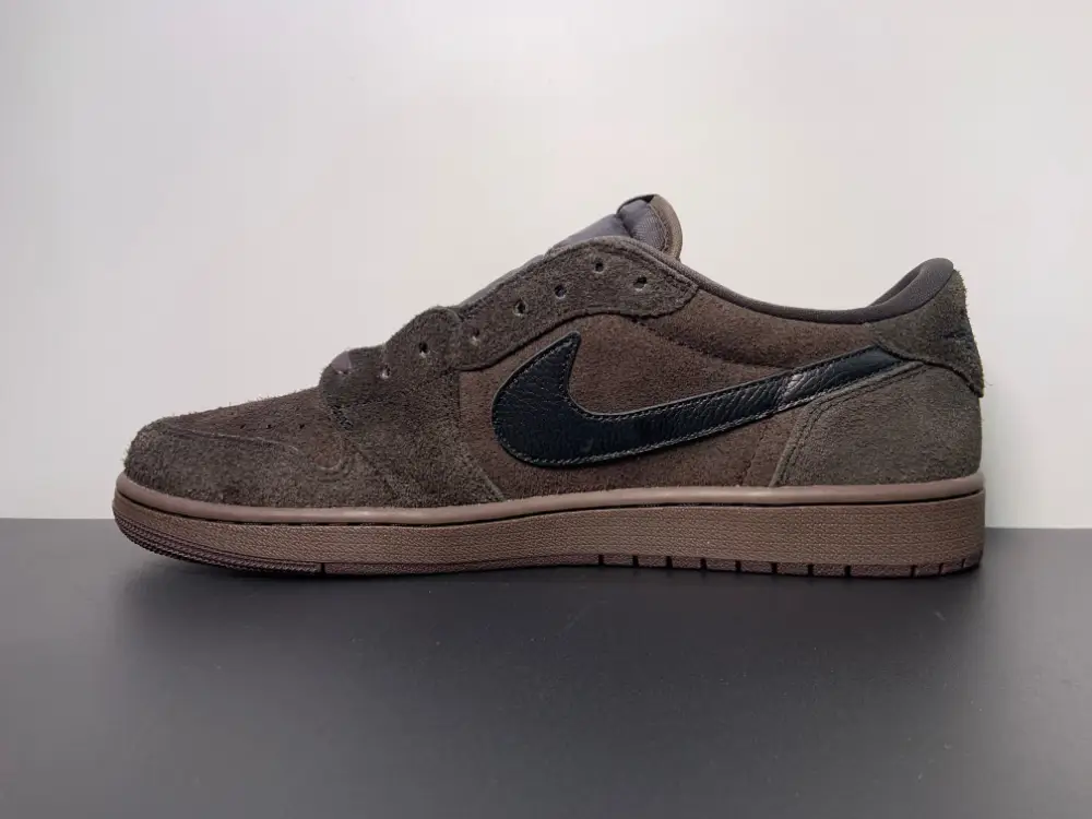 Air Jordan 1 Retro Low OG SP x Travis Scott ‘Velvet Brown’ DM7866-202 