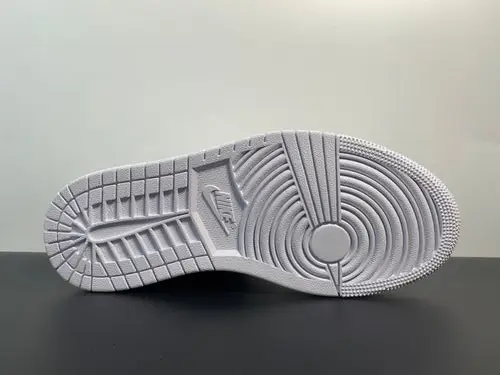 Air Jordan 1 Low Shadow 