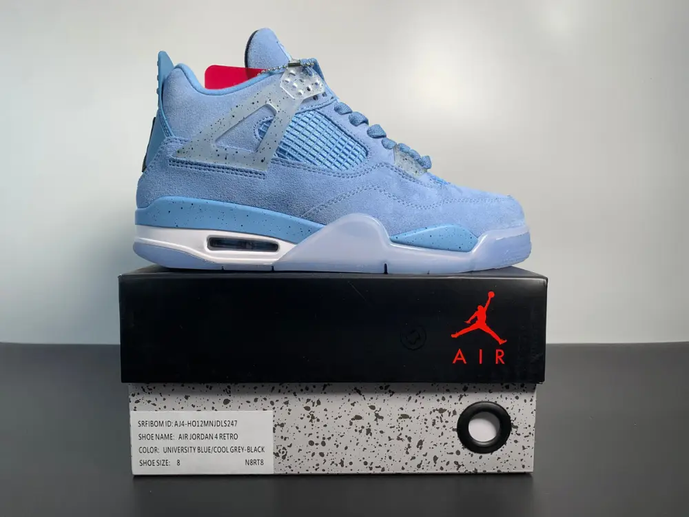 Air Jordan 4 Retro “UNC” PE Tar Heels 