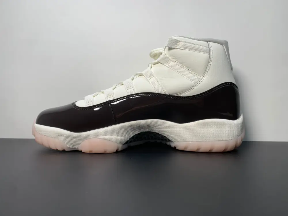 Air Jordan 11 “Neapolita AR0715-101 
