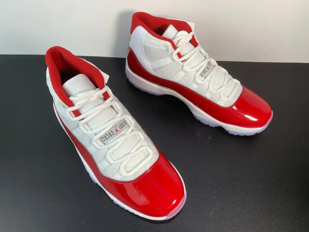 Air Jordan 11 Retro Cherry 