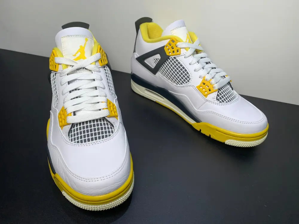 Air Jordan 4 WNNS Vivid Sulfur AQ9129-104 